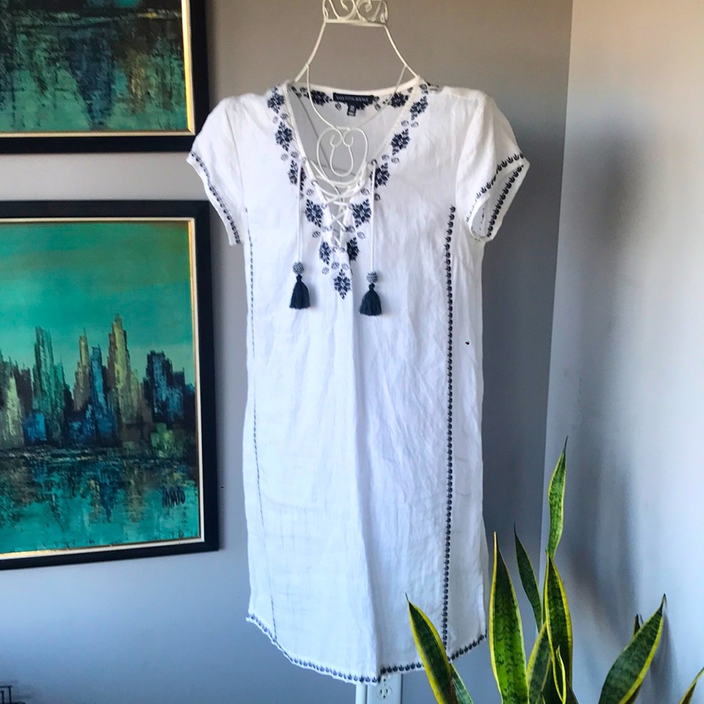 White Linen Dress with Navy Accents Sz M